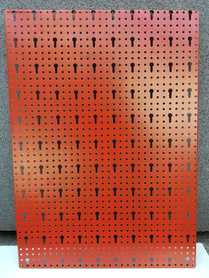 Płyta perforowana czerwona 450x630x15 mm. (szerokość x wysokość x głębokość-rant)