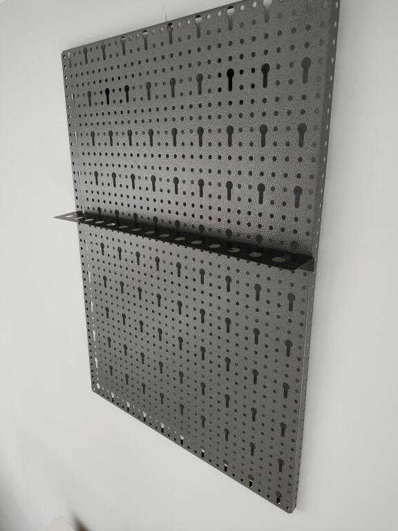 Płyta perforowana czerwona 450x630x15 mm. (szerokość x wysokość x głębokość-rant) (5)