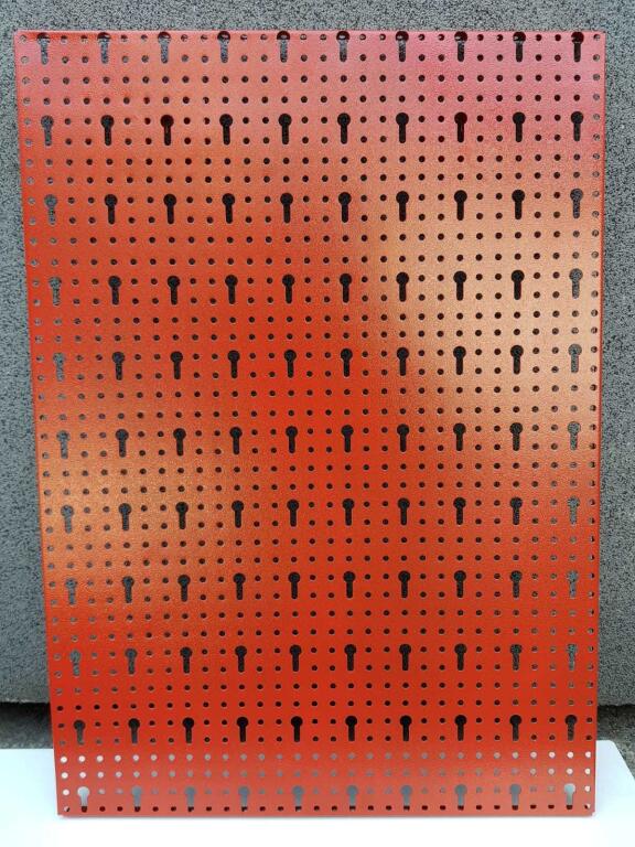Płyta perforowana czerwona 450x630x15 mm - 10 szt. (szerokość x wysokość x głębokość-rant) (1)