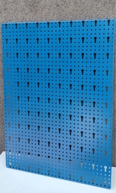 Płyta perforowana niebieska 450x630x15 mm. (szerokość x wysokość x głębokość-rant)