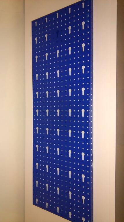 Płyta perforowana niebieska 225x505x15 mm (szerokość x wysokość x głębokość-rant)